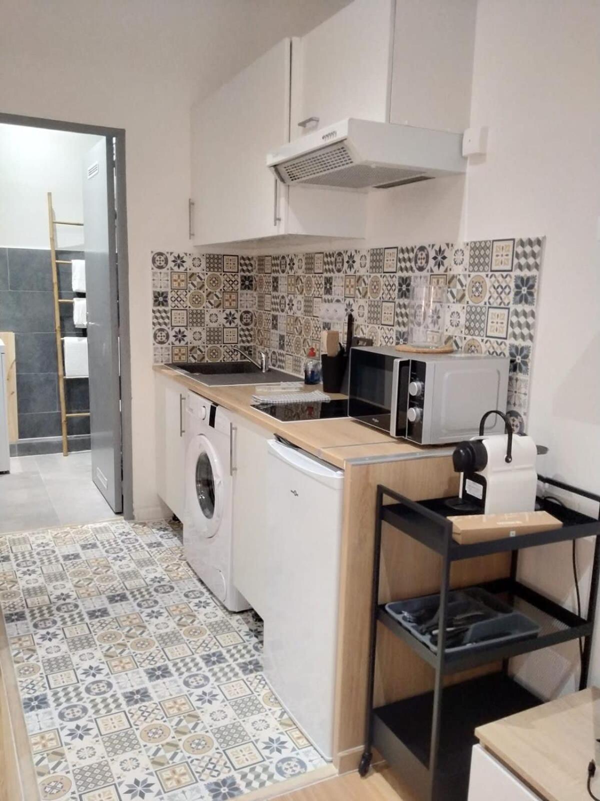 Atlas - Arya Apartment Ним Екстериор снимка